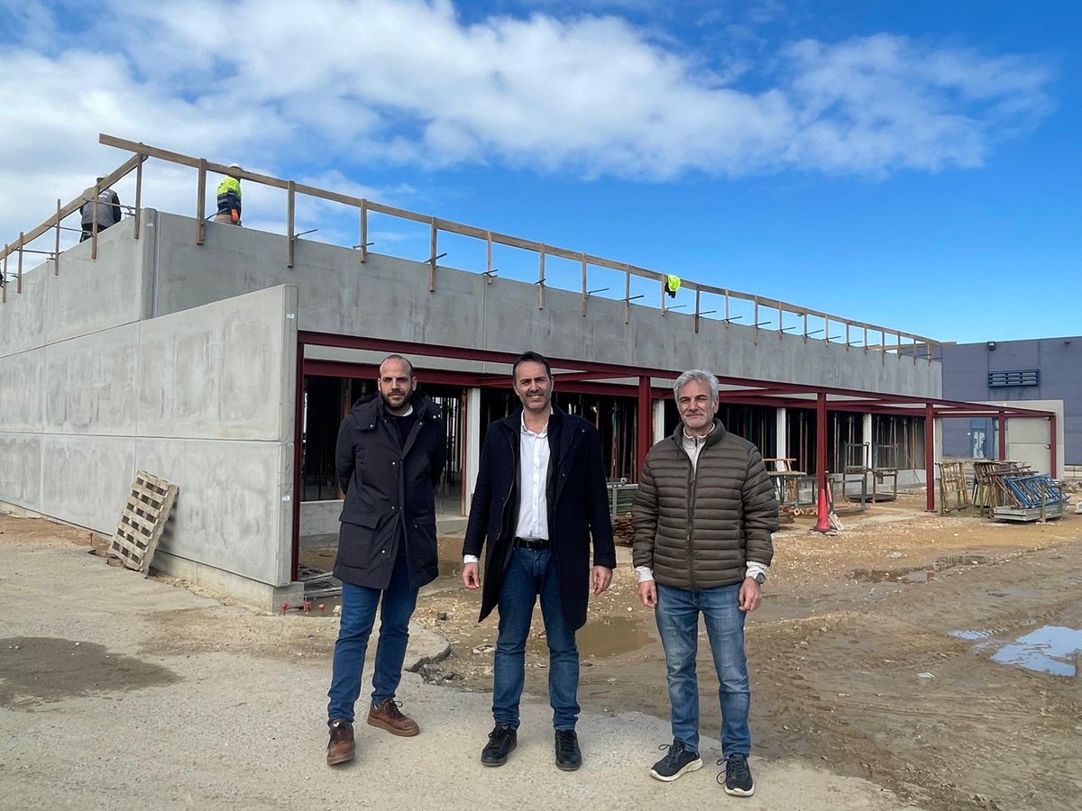 Les obres de construcció de les llars d'infants municipals, una a Ferreries i l'altra al Temple,  avancen a bon ritme. Les famílies interessades en el nou servei poden adreçar-se a l'Ajuntament i el període de preinscripció s'obrirà del 8 al 21  de maig. #Educació #Tortosa