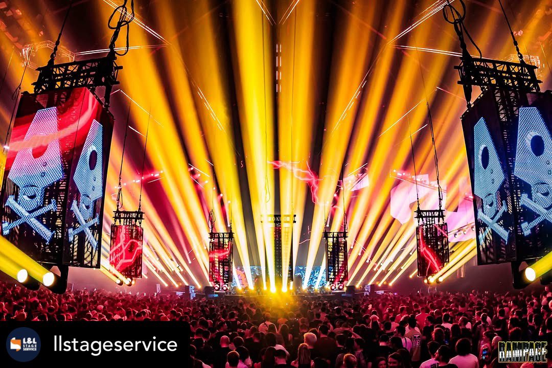 Robelighting's tweet photo. In Antwerp, Belgium, the team from L&L Stage Service was ready to bring the energy for Rampage Weekend 2025 inside the Sportpaleis with a rig using 72 @Robelighting #LEDBeam150, 54 #Spiider & 14 #BMFL WashBeam luminaires.
#robelighting #llstageservice #concertlighting https://t.co/E3CSpKqBdj