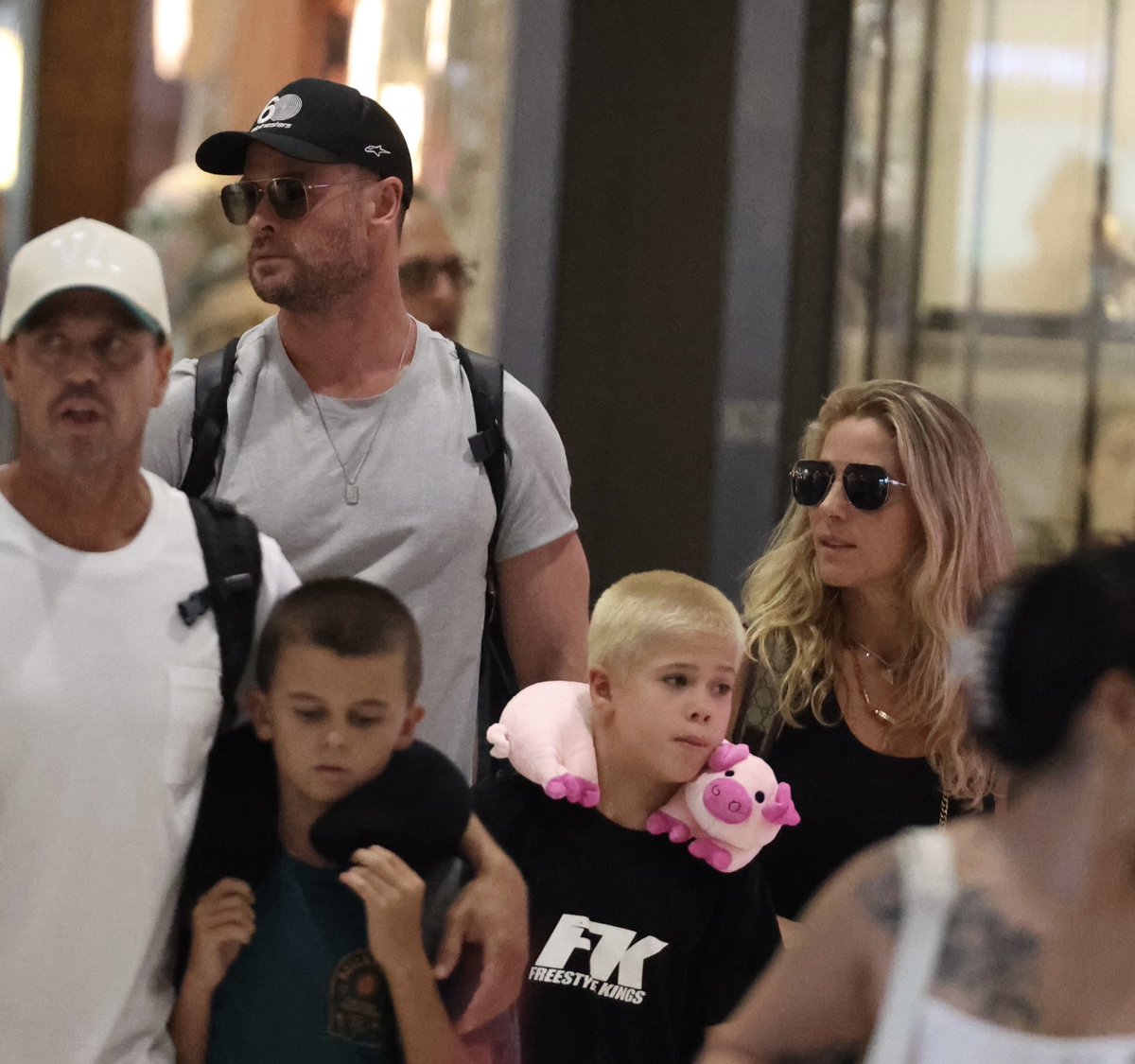 13/03/25 Chris Hemsworth in Sydney airport