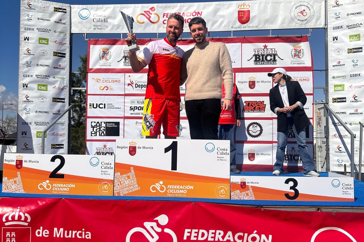 EL CARTAGENERO RAÚL MARTÍNEZ, CAMPEÓN EN LA COPA DE ESPAÑA DE TRIAL BICI CELEBRADA EN LOS CAMACHOS
La prueba puntuable para el campeonato internacional UCI coronó al británico Charlie Rolls y a la madrileña Vera Barón en una jornada en la que también destacó el cartagenero Daniel