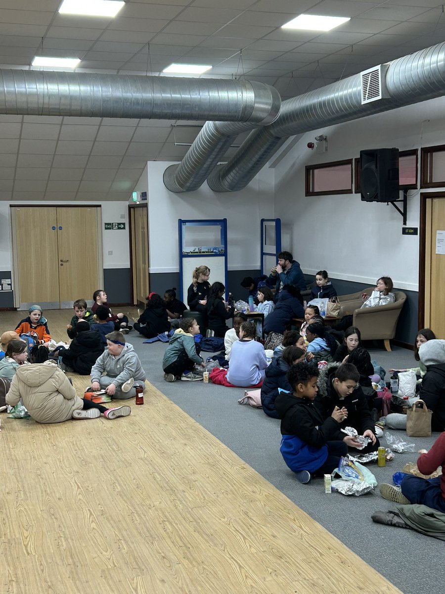 Sandhurst Primary School (@sandhurstps) on Twitter photo Arrived at PGL and having some lunch before this afternoon’s activities! #SandhurstSchoolJourney2025 Arrived at PGL and having some lunch before this afternoon’s activities! #SandhurstSchoolJourney2025