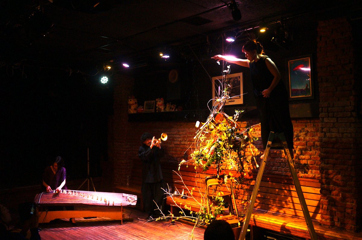 加藤ひろえ（花生け）
山本亜美（二十五絃箏）
類家心平（trumpet）

Tokuzo Live 2025年3月17日（月）