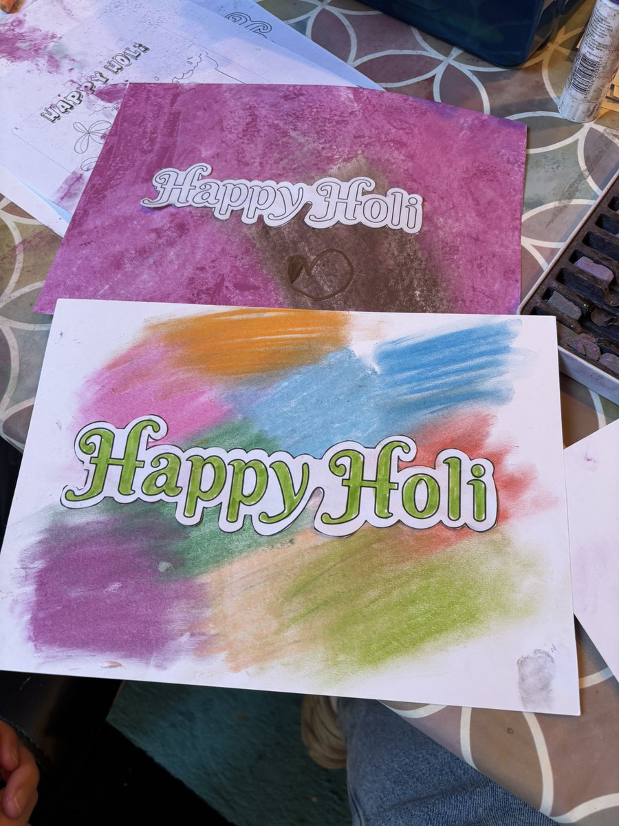 PilmenyDevProj's tweet image. Friday sikh sanjog multicultural group celebrated Holi with bright colours🌈

Parachute games, face painting and art🩵

Partnership with @Sikh_Sanjog 

#multicultural #youthwork #partnerprojects