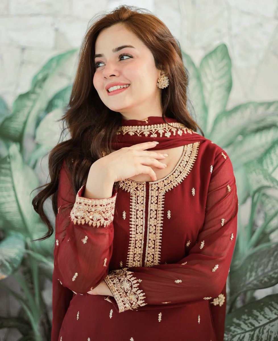 𝙽𝚒𝚖𝚛𝚊 𝙺𝚑𝚊𝚗 tweet media