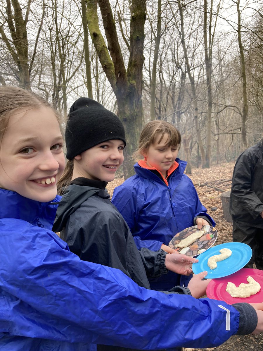 PipersForestSch's tweet image. Flatbreads were on the Forest menu today. Our year 6 students were great at preparing, cooking and eating their bread! 🔥🫓 😋 #campfirecooking #lifeskills #pipersprep