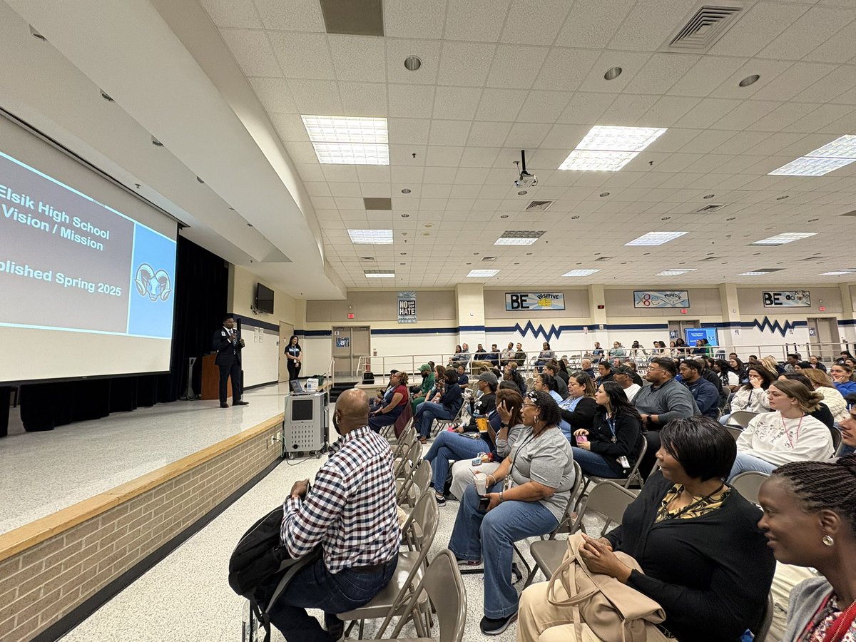 713BobbyB's tweet photo. Combined Elsik and ENGC meeting. One campus ☝️ 🐏 @AliefISD https://t.co/WGyGS8UrAp