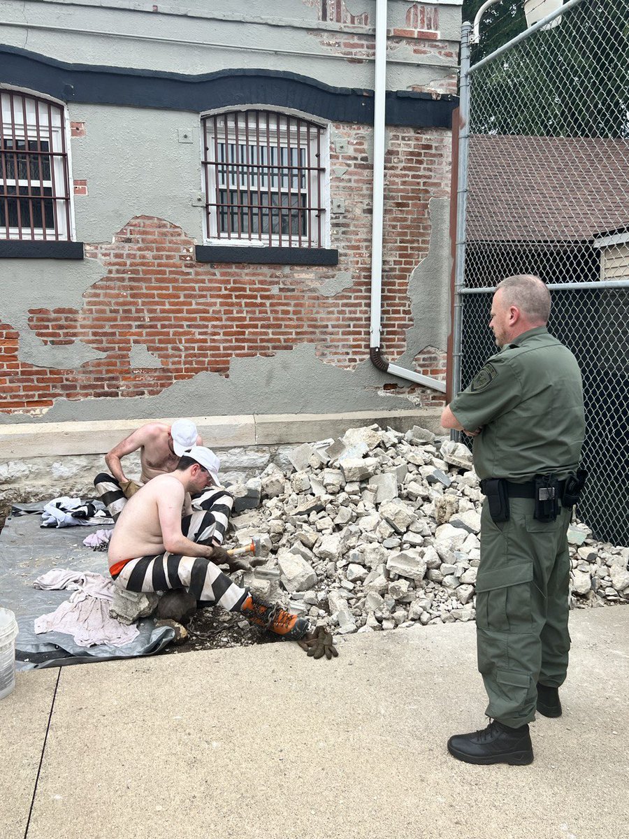 Hunter_Chase_23's tweet image. When you don't have green on, I won't pinch you. I'll just order you to break 100 rocks. Happy St. Patrick's Day w/@InmateCT