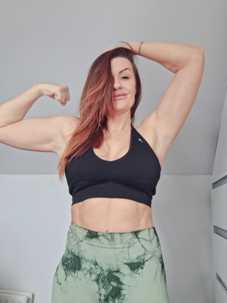 Heidi_Overkill (@heidi_overkill_) on Twitter photo Happy St Patrick's day 2025 from your favourite Big Irish Wrestler! Heidi 💋🇮🇪🍀
<a href="/SWrestl/">ScottishMixedWrestl</a> Happy St Patrick's day 2025 from your favourite Big Irish Wrestler! Heidi 💋🇮🇪🍀
<a href="/SWrestl/">ScottishMixedWrestl</a>