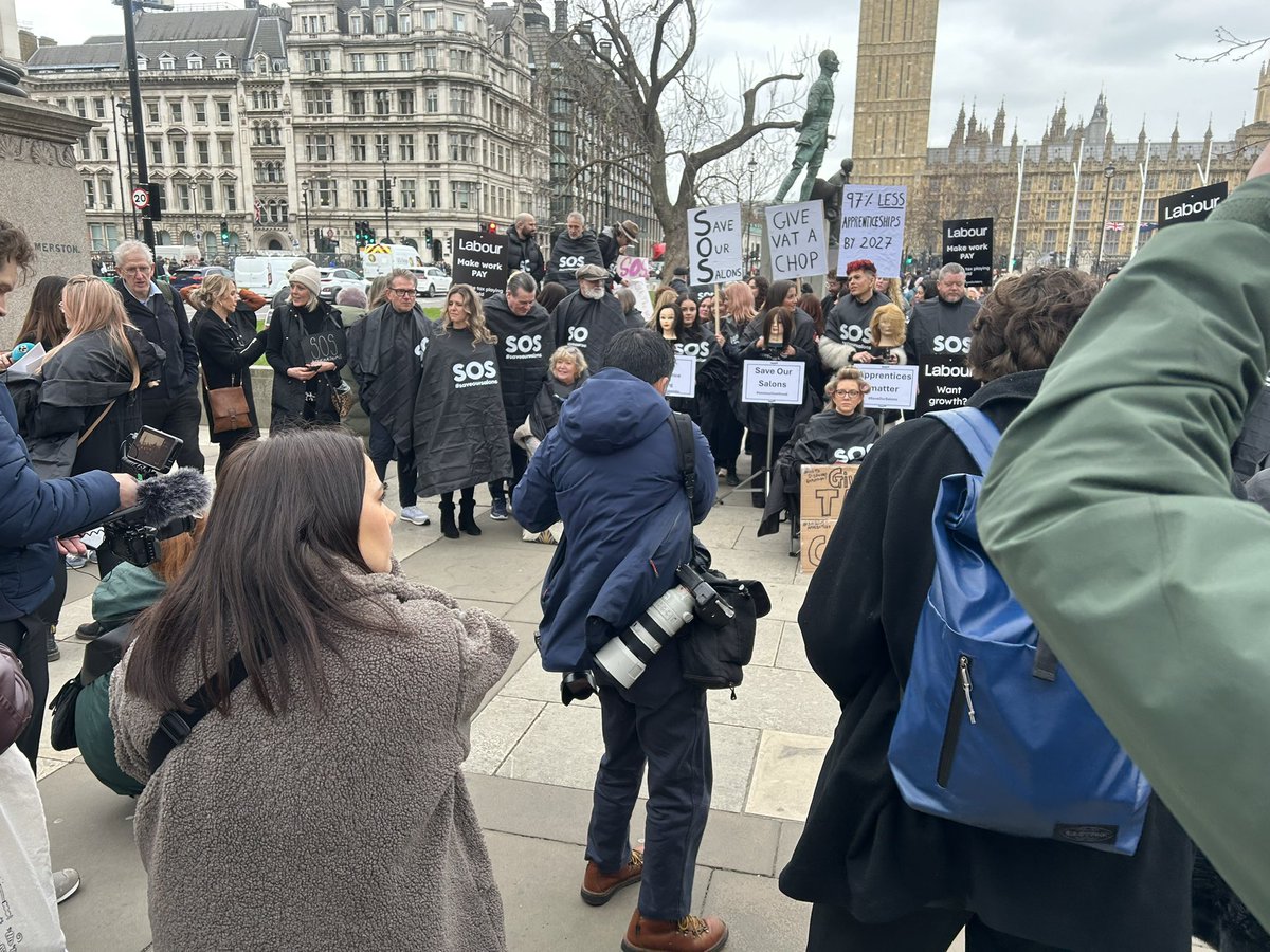 MDC12345678's tweet photo. Incredible turnout for the British Hair Council’s rally to protect their industry. Reeves’ budget has been a disaster for this sector and our high streets. #saveoursalons https://t.co/12XlGB73B7