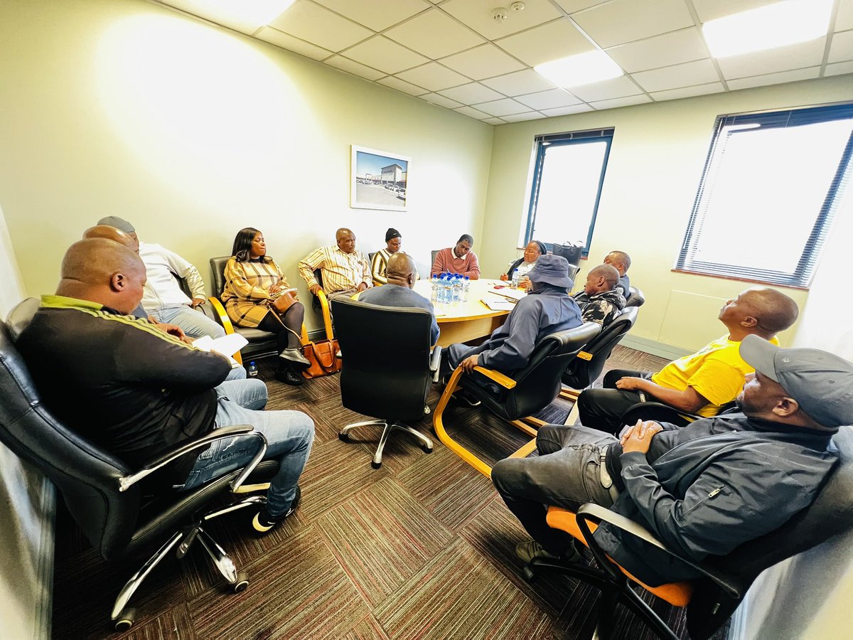 Eunice_Mgcina's tweet photo. Today, I’m in Braampark for a crucial meeting with ward councillors Cllr. Thabane and Cllr. Tefu, alongside ward stakeholders and JDA officials. We’re discussing project disputes and working towards sustainable solutions for our communities.
#JoburgDevelopment #CityOfJoburg #JDA https://t.co/v5g8XW4eke