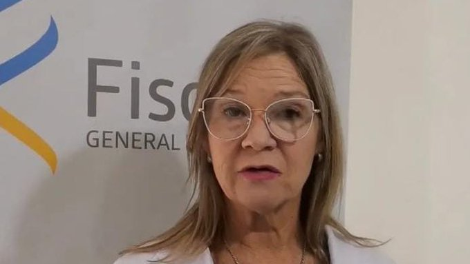 RadioSarandi690's tweet photo. Fiscal del caso Besozzi: “El escándalo lo está haciendo él, no la fiscalía”

Respondió a las declaraciones de Besozzi, quien había destacado su "generosidad": “En algunos casos se naturaliza en la gente o en los políticos hasta donde se puede ser generoso”

https://t.co/b2qKHLwXqO