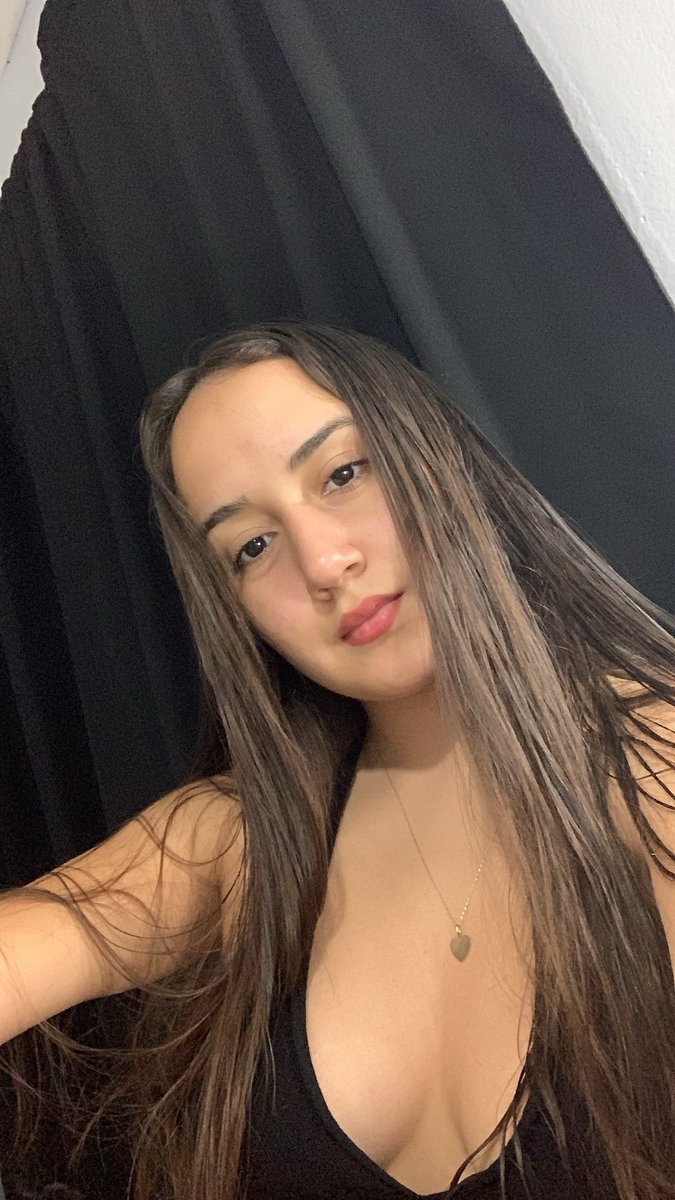 ines_bessis's tweet photo. Je suis nouvelle ici 🤭 qui veux faire découvrir X à une jeune tunisienne 🥰🥰 https://t.co/UEEF0NJxCe