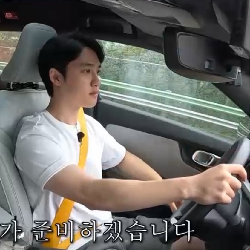 dandeaniee's tweet photo. Hidup kok disetir pemerintah, hidup disetir doh kyungsoo lah https://t.co/hbWd08btTa