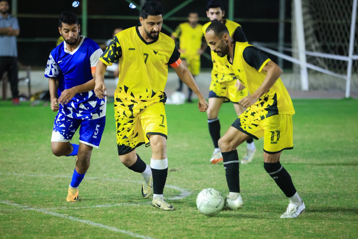 تنتظر بطولة كأس ميناء صحار والمنطقة الحرة الأربعة الكبار

شهدت مباريات دور الستة عشر من بطولة كأس ميناء صحار والمنطقة الحرة 2025 إثارة كبيرة، حيث لم تحسم بعض المباريات إلا بالضربات الترجيحية، ففي المباراة الأولى تمكن فريق فالي (ب) من إقصاء فريق شرطة أمن الميناء بعد مباراة متكافئة