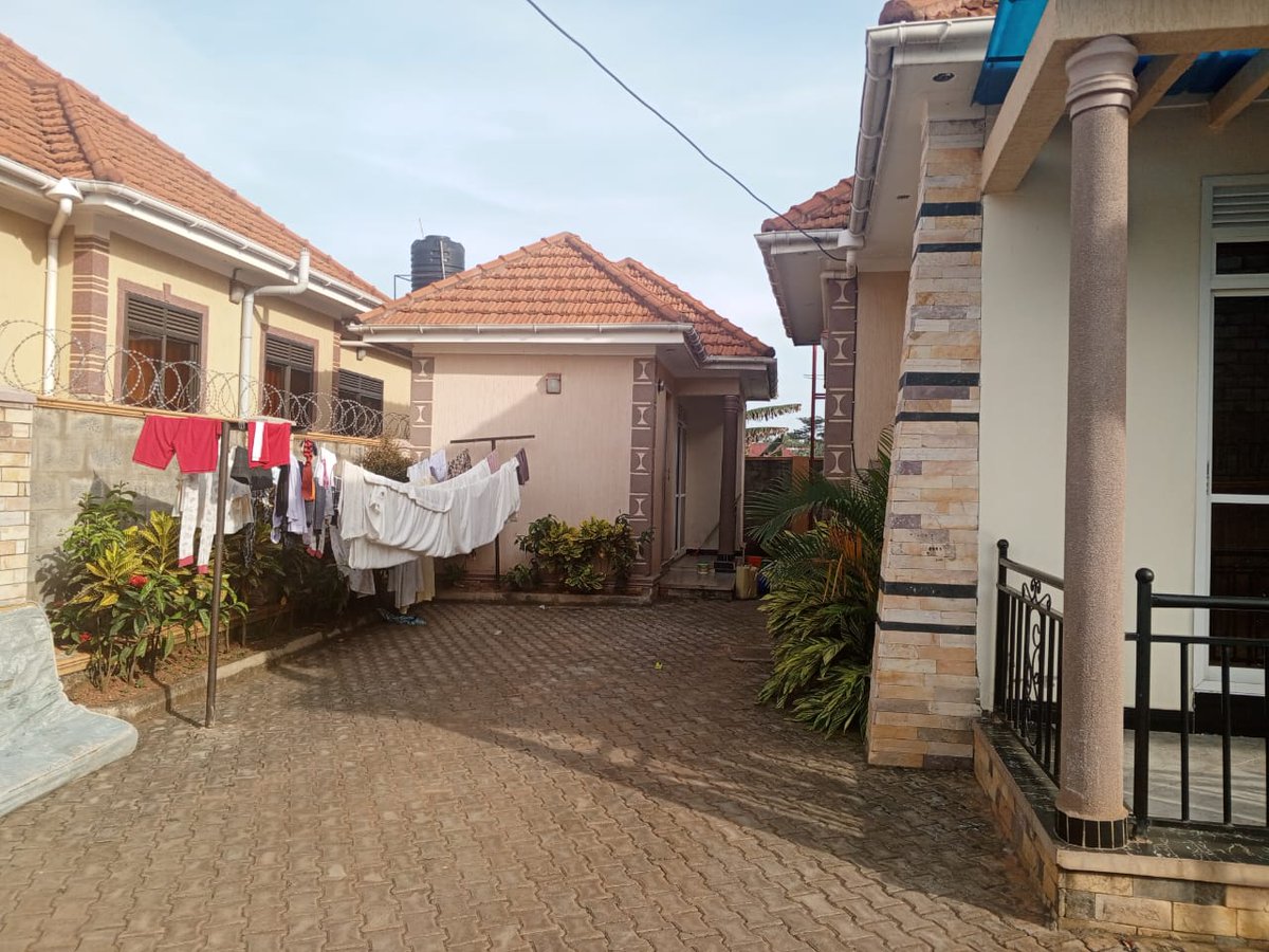 bestpropertz's tweet photo. Brand New House for Sale – Namuleta Janyi, Entebbe Road
 Location: Namuleta Janyi, Entebbe Road
 Property Details:
3 Bedrooms

Sitting &amp; Dining Room
2 Boys’ Quarters
Private Mailo Land Title
 Price: UGX 370M (Negotiable)
For more details, contact: +256 746957605
+256 787734091 https://t.co/4Ict1b3zpx
