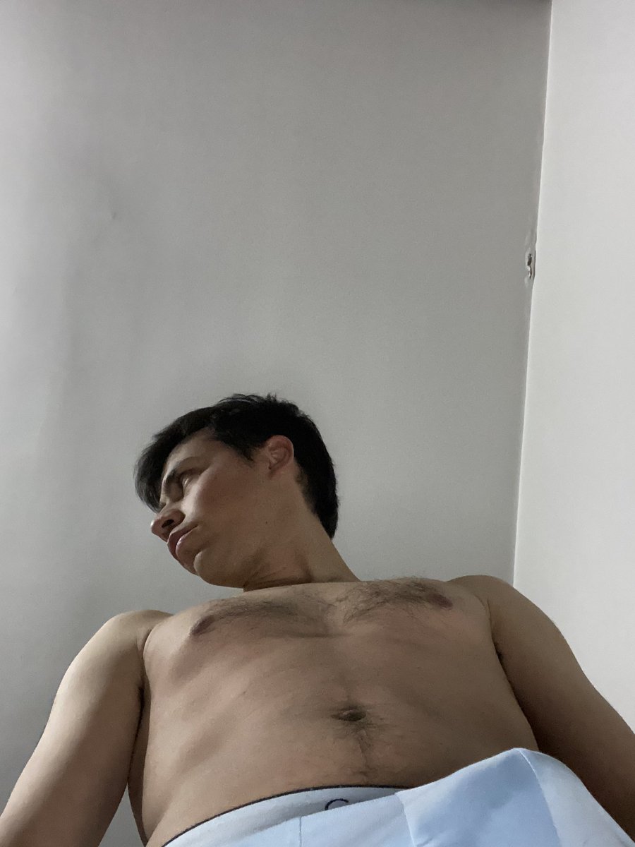 esteban_0525's tweet photo. Buenos días, se te antoja ? 🙂🤤✌🏼. #sexy #Colombia #boxers #CalvinKlein https://t.co/rqrfEQQndu