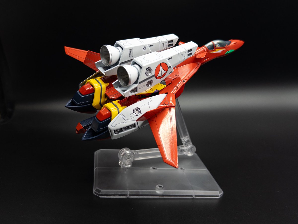 plmdlng's tweet image. 「ミンメイビデオ」
#バンダイスピリッツ HG VF-19改と #ウェーブ VF-1のスーパーパックで劇中11話の姿を再現しました。インテークが隠し拘りポイント。コクピットにはミレーヌもいます!
マクロス7序盤の印象深いエピソードと機体なので形にできて楽しかったです。
#マクロスモデラーズ応募