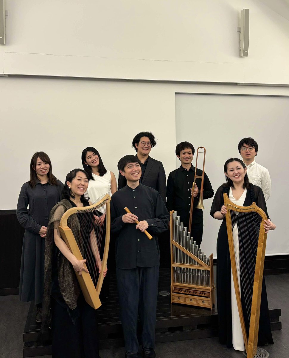 arpamie's tweet image. 没後550年＋1のデュファイアニバーサリー企画🌸ミササイクル2つプラスαで奏者も必死のこゆい内容でしたが菅沼氏のトークから演奏の流れ、会場の集中力高まり💡アンコールはシークレットゲストと共にデュファイ「ラッパの作法によるグローリア」を、豪華なカノンとなり🐸🐸お開きに✨
#PMMデュファイ