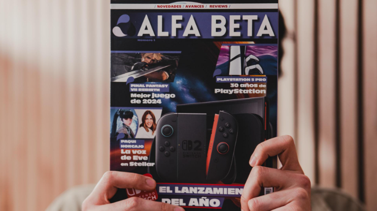 🎯 ¡La semana pasada lanzamos la primera revista de Alfa Beta! 

🗞️ La tienes disponible en tiendas @videojuegosGAME, en su página web (game.es/revista-alfabe…) y también en quioscos de Madrid y Barcelona 📍. Entrevistas, homenajes, análisis y mucho, mucho gaming te esperan en