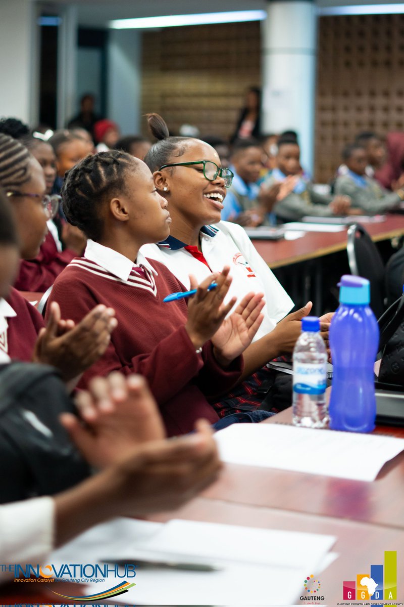 InnovHub's tweet image. Unlocking Africa&apos;s digital future! Students diving into cybersecurity, AI, smart tech &amp;amp; more. Next up: hands-on experience &amp;amp; real-world solutions. Let&apos;s build, protect &amp;amp; innovate! #TechFuture #CyberSecAI #NextGenInnovators #AfricaTech