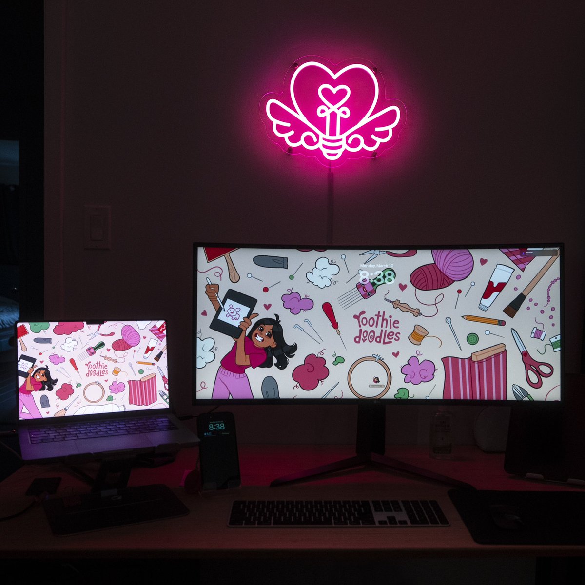 Roothiedoodles's tweet image. I made a design to remind myself to create art from the heart and not for the algorithm! 💖

My friends at GS-JJ.com transformed it into a neon sign and I love how it turned out! #neonsigns #gsjj #customneonsigns