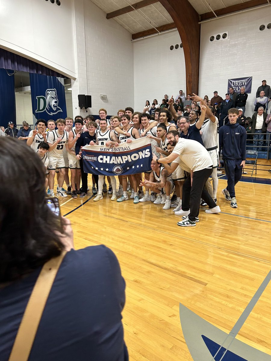 Season by the numbers #d3hoops

First NCAA Tournament appearance in school history

Ranked #16 Nationally

Most wins in program history - 24

Longest win streak in program history - 16

First <a href="/LandmarkConf/">Landmark Conference</a> team to finish the regular season undefeated

Scoring Margin - +16 ppg