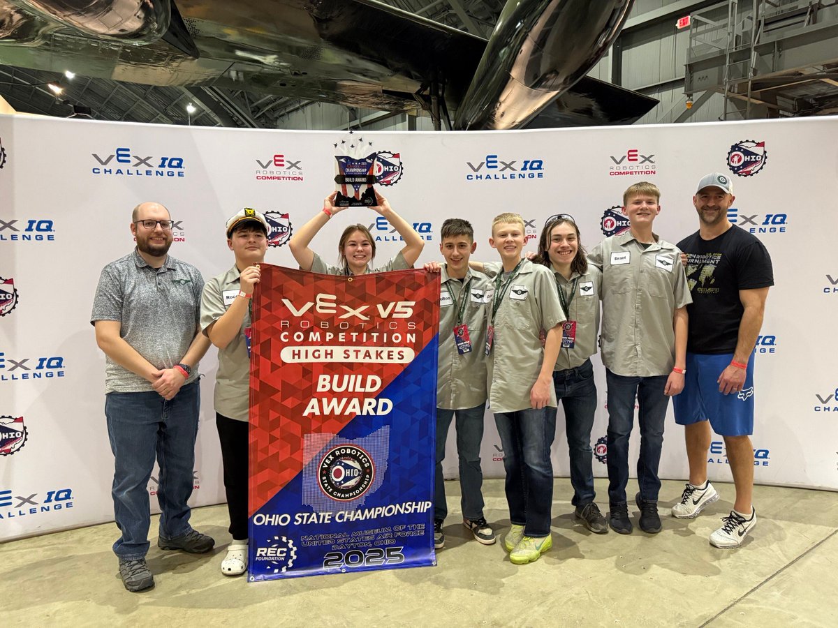 NobleLocal_SD's tweet photo. (1/7) 🤖 Shenandoah MS Robotics is WORLD CHAMPIONSHIP bound! 🤖
Both of our incredible teams showcased their talent and determination at the Ohio VEX Robotics Middle School State Championship, competing against 58 of the best teams in the state—and earning two of just 15 coveted https://t.co/z9VsdD6bZi