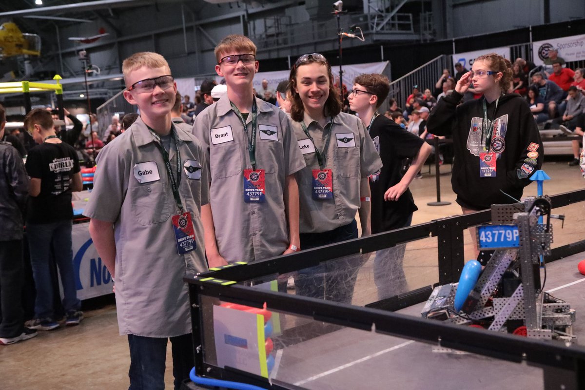 NobleLocal_SD's tweet photo. (1/7) 🤖 Shenandoah MS Robotics is WORLD CHAMPIONSHIP bound! 🤖
Both of our incredible teams showcased their talent and determination at the Ohio VEX Robotics Middle School State Championship, competing against 58 of the best teams in the state—and earning two of just 15 coveted https://t.co/z9VsdD6bZi