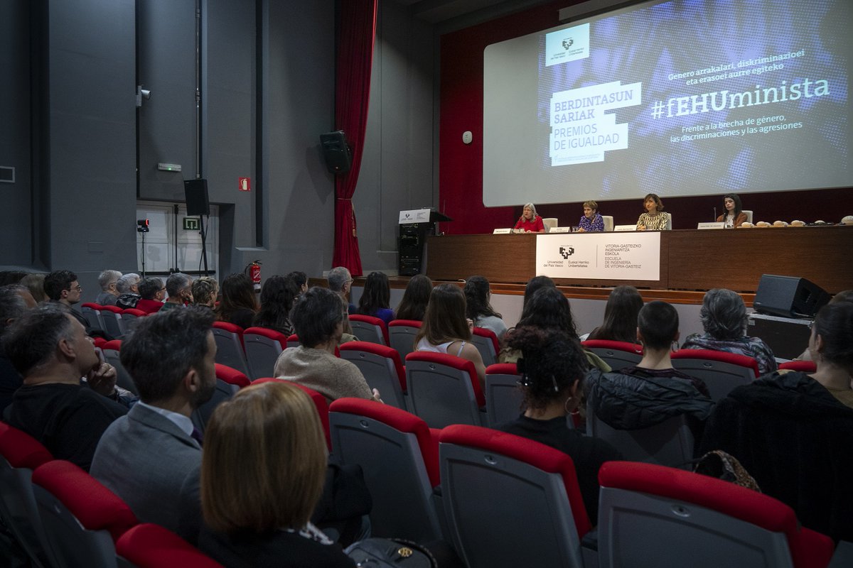 BIDEOA. VItoria- Gasteizko Ingeniaritza Eskolan egindako UPV EHUko M8ko Ekitaldi Instituzionala. Esteka:   ehutb.ehu.eus/video/67d142c7…
VÍDEO. Acto Institucional del 8M de la UPV/EHU celebrado en la Escuela de Ingeniería de Vitoria Gasteiz 
Enlace: ehutb.ehu.eus/video/67d142c7…