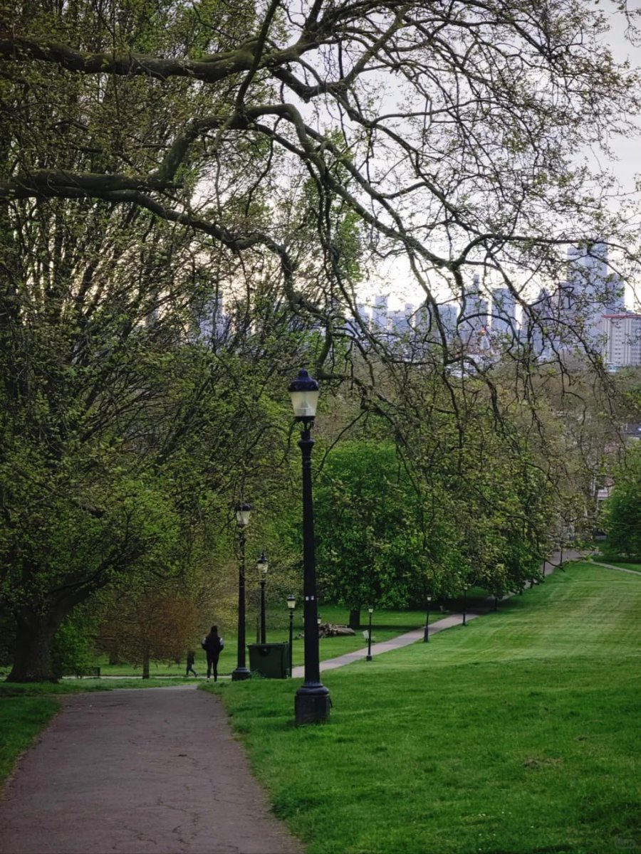 SharaiBurt's tweet photo. By seeing London, I have seen as much of life as the world can show🌥🙈 https://t.co/N8U3hR4MQq