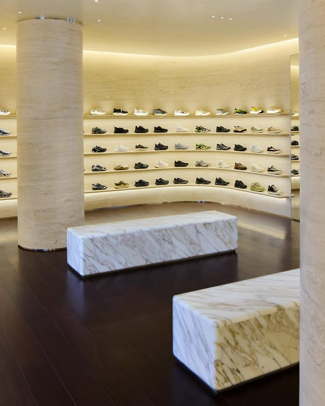 fullress's tweet photo. KITH 新店「KITH Osaka」が2025年 3/21 オープン予定 (キス 大阪)

>> https://t.co/oYwgFsLQce https://t.co/4Jvcxgb3f0