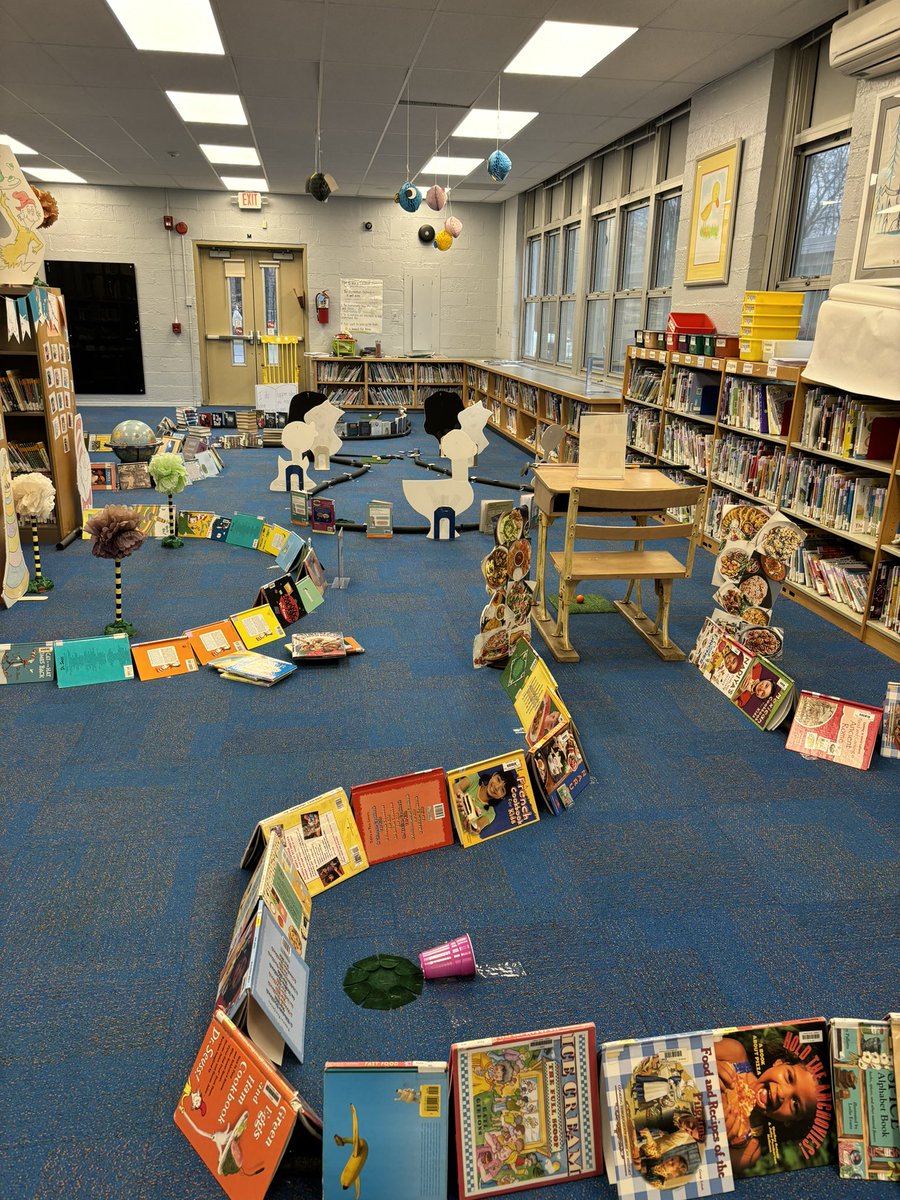 MrsHusstege's tweet image. Our month of reading continues with our 3rd annual @LincolnWPS Library mini golf! All this week we are celebrating our love of all things reading and trying our luck at bookish golf! Huge thanks to the parents who helped set up Friday! #LibraryMiniGolf @wyckoffschools