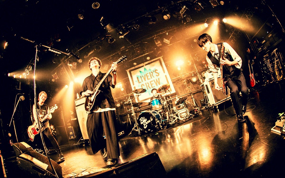 BLUEN_official's tweet photo. 【大阪ライブ終了！】

LIVER'S CREW限定ツアー
「future gathering vol.4 -THE TOUR-」
@ 梅田CLUB QUATTRO

最高の1日でしたーっ😎✨

急遽飛び入り参加で
「chang[e]」を演奏してくれた
ギター少年まっちゃんもありがとう🔥

アルバムツアーは
11/29(土) Zepp Osaka Bayside！
また必ずお会いしましょう🚨
https://t.co/t1cszm0MBE

📸 @ ヤマダマサヒロ