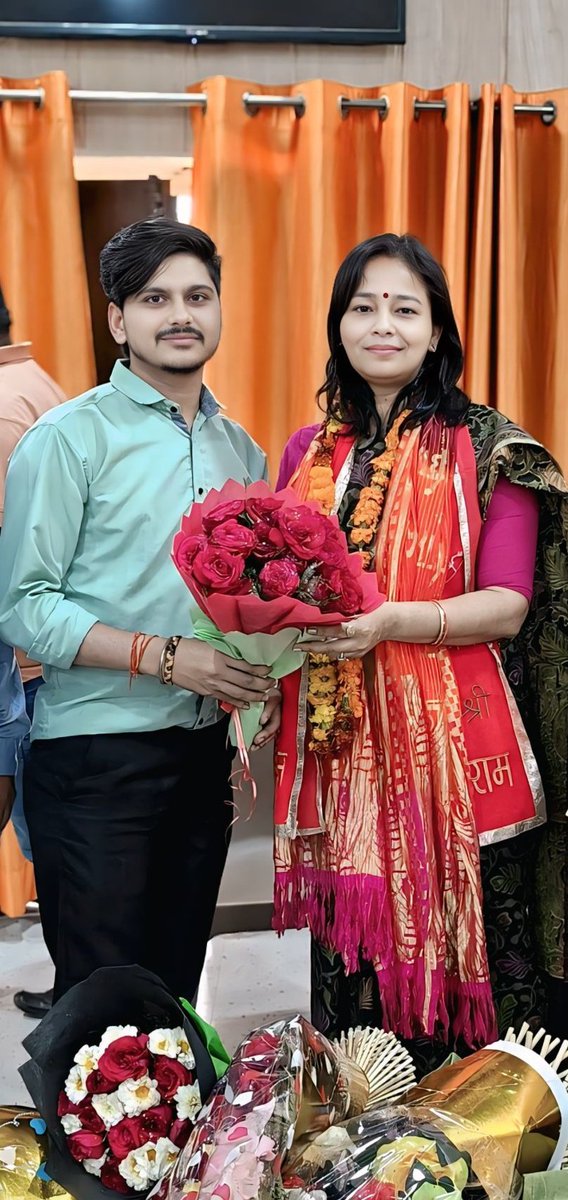 भारतीय जनता पार्टी शाहजहांपुर महानगर का पुनः जिलाध्यक्ष बनने पर आदरणीय भाभी श्रीमती शिल्पी गुप्ता जी को हार्दिक बधाई और शुभकामनाएं! 🙏🏼💐 उनके नेतृत्व में पार्टी को नई ऊंचाइयों तक पहुंचने की शुभकामनाएं। ✨