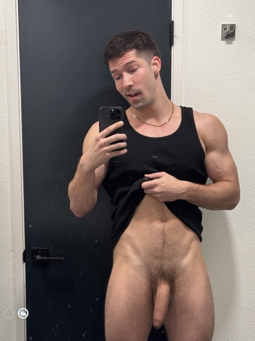 Watch Eddie Patrick's leaked NSFW photo on TwXstars