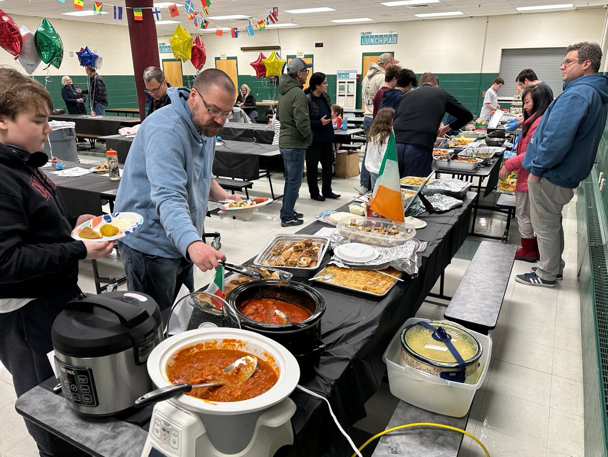 WestChesterASD's tweet image. Stetson celebrated #WorldLanguageWeek with the theme Languages Take You Places! 🌍✨ 

The halls were filled with flags, creative displays, &amp;amp; teacher language stories. The week wrapped up with an International Potluck 🗺️🍽️

📸 Photos from Shannon Strauss, SMS #WCASDWay #Educate