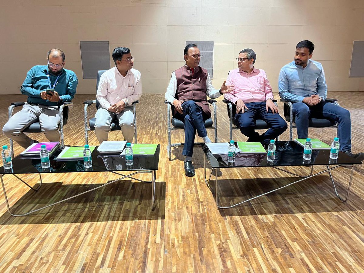 jh_csc's tweet photo. झारखंड यूनिवर्सिटी ऑफ टेक्नोलॉजी (JUT) के ऑडिटोरियम में, माननीय कुलपति (VC) की उपस्थिति में ‘डिजिटल गवर्नेंस और लर्निंग एन्हांसमेंट इनिशिएटिव’ #DGLEI कार्यशाला सफलतापूर्वक संपन्न हुई! #SRC https://t.co/8RilCH6Lez