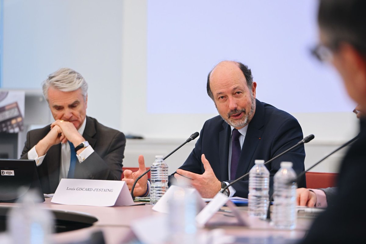 Fondation_VGE's tweet photo. COLLOQUE TVA I Le Président de la @Fondation_VGE @LGiscardEstaing introduit le Colloque sur la #TVA, revenant sur les efforts du jeune Ministre Valéry #Giscard d'Estaing pour généraliser cette taxe inventée par Maurice Lauré en 1954, en #France.
 "C’est pour la Fondation VGE l’occasion de rappeler que lorsqu’en #politique #économique, il y a une vision qui dépasse les calculs de court terme, des changements importants sont possibles, impactant directement et positivement la vie quotidienne des citoyens et des acteurs économiques."  

#VGE #Economie #Finances   

à suivre en direct ici https://t.co/YYzqP2lLz6
