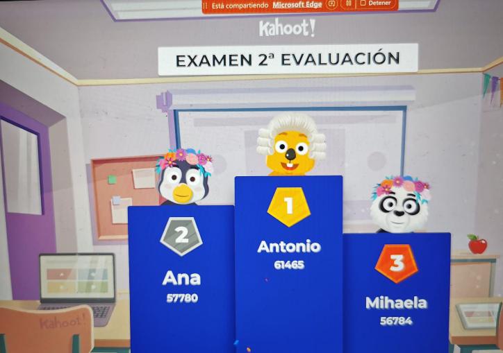 🧑‍🎓 Prueba de examen para preparar a los alumnos de <a href="/FundacionCNAE/">Fundación Confederación Nacional de Autoescuelas</a> para la 2ª evaluación de la XXVII convocatoria de profesores de #FormaciónVial 🚘 #Autoescuelas

✅ <a href="/Kahoot/">Kahoot!</a> permite trabajar en tiempo real y enfocar con más criterio los cuestionarios para preparar esta prueba 🙌