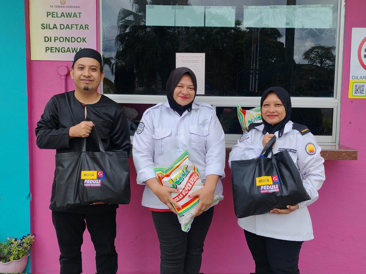 MudaPG's tweet photo. Sekitar agihan fasa pertama Beg Infak Ramadan Peduli Pasir Gudang pada hari Ahad, 16 Mac 2025. https://t.co/y9kiV9Vse5
