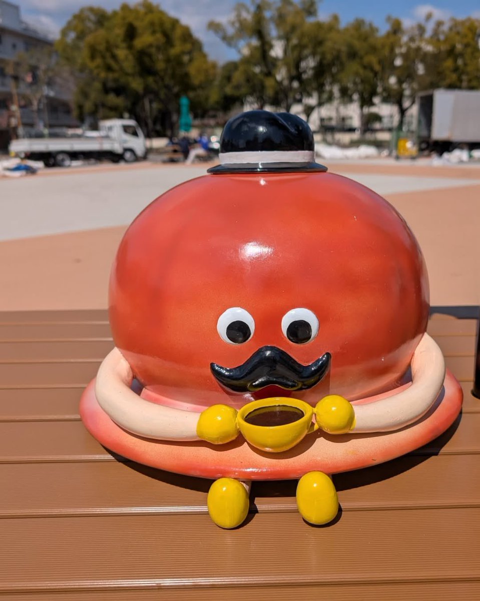 高知市#おまち多目的広場に ぼうしパンファミリーの立体オブジェが