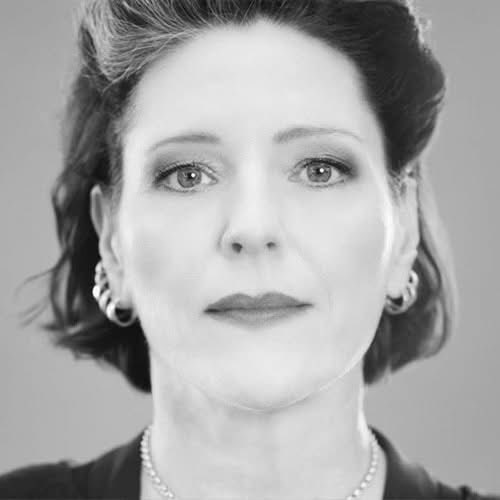 Nicichen's tweet photo. Ach Anna.. 😢

Ruhe in Frieden. 

Ich kann es gar nicht glauben. 

Die Musik von Rosenstolz begleitet mich schon mein halbes Leben lang. 🥀❤️

#annar #Rosenstolz https://t.co/qdFvbXQIc4
