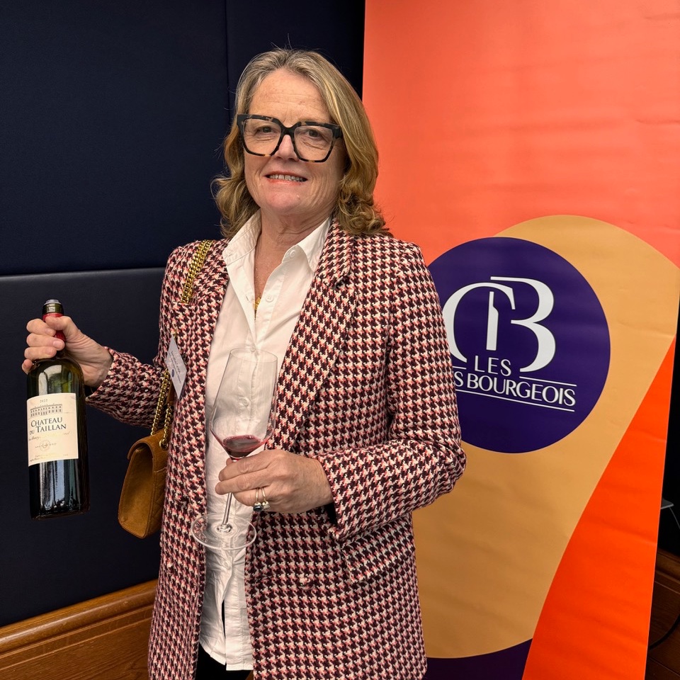 TheBuyer11's tweet photo. The Crus Bourgeois board has just announced its 2025 classification, so why are there a third less chateaux? – 170 down from the 250 in the 2020 classification. We also select 15 notable wines that were shown at a recent tasting from the 2022 vintage Click
https://t.co/WvQAxbhzGN https://t.co/BePBKTnbKC