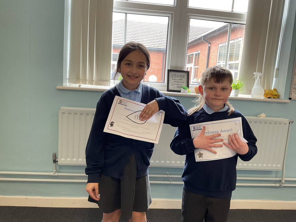 MrsIreland3's tweet photo. Huge congratulations to our pupils receiving their HEART Curriculum certificates! Keep being amazing! #HEARTCurriculum https://t.co/KpuRPA7ayq