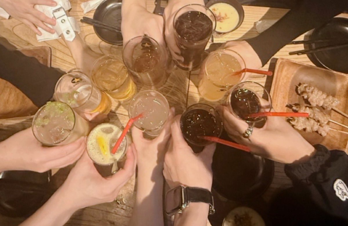 めろんぱーかーリーダーのなろ屋です

今回のツアーについて少しだけお話させてください

1年ぶりのZeppツアー『めろんりゆにおんツアー』の開催が約1週間後に迫っていますが

チケットサイトを見たら分かる通り東京1部以外のチケットがまだ余っています

詳しく状況を伝えます