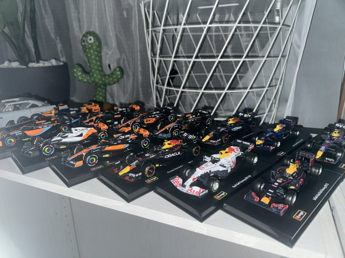 コストコで1980円で6台セット売っててトミカより安くて思わず買ったけど値札つけ間違いじゃないかな