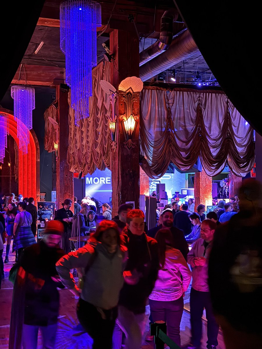 Had lots of fun at #CourageXL and got really good feedback for Broken Reality 2000. Can’t wait to see everyone playing the game later this year, stay tuned!