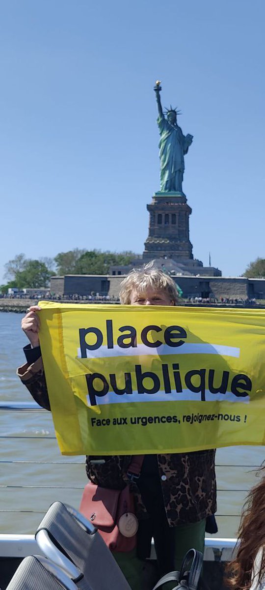 Théa Fourdrinier (@theafourdrinier) on Twitter photo Les trumpistes, qui craignent de perdre la 🗽, ont surtout perdu le sens de l’humour.
En s’indignant contre <a href="/rglucks1/">Raphael Glucksmann</a>, ils nous rappellent que notre combat est le bon.
Comme Sophie, rejoignez la #resistancedemocratique avec <a href="/placepublique_/">Place publique</a> :
resistance.place-publique.eu ✊🏼 Les trumpistes, qui craignent de perdre la 🗽, ont surtout perdu le sens de l’humour.
En s’indignant contre <a href="/rglucks1/">Raphael Glucksmann</a>, ils nous rappellent que notre combat est le bon.
Comme Sophie, rejoignez la #resistancedemocratique avec <a href="/placepublique_/">Place publique</a> :
resistance.place-publique.eu ✊🏼