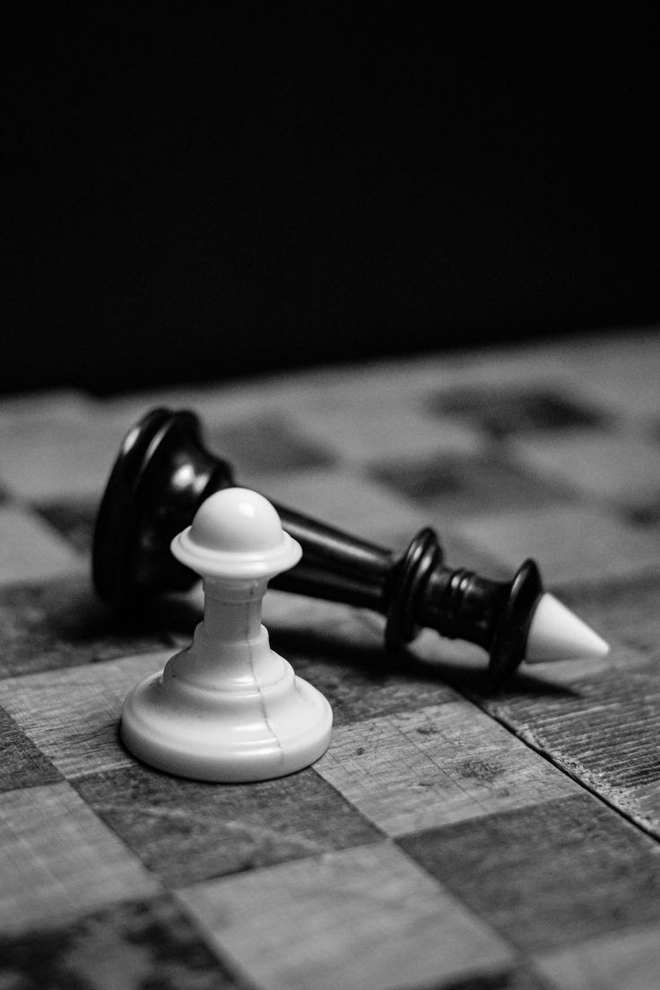 Извела меня кручина - подколодная змея.
Пропадай, первопричина: суть земного бытия!