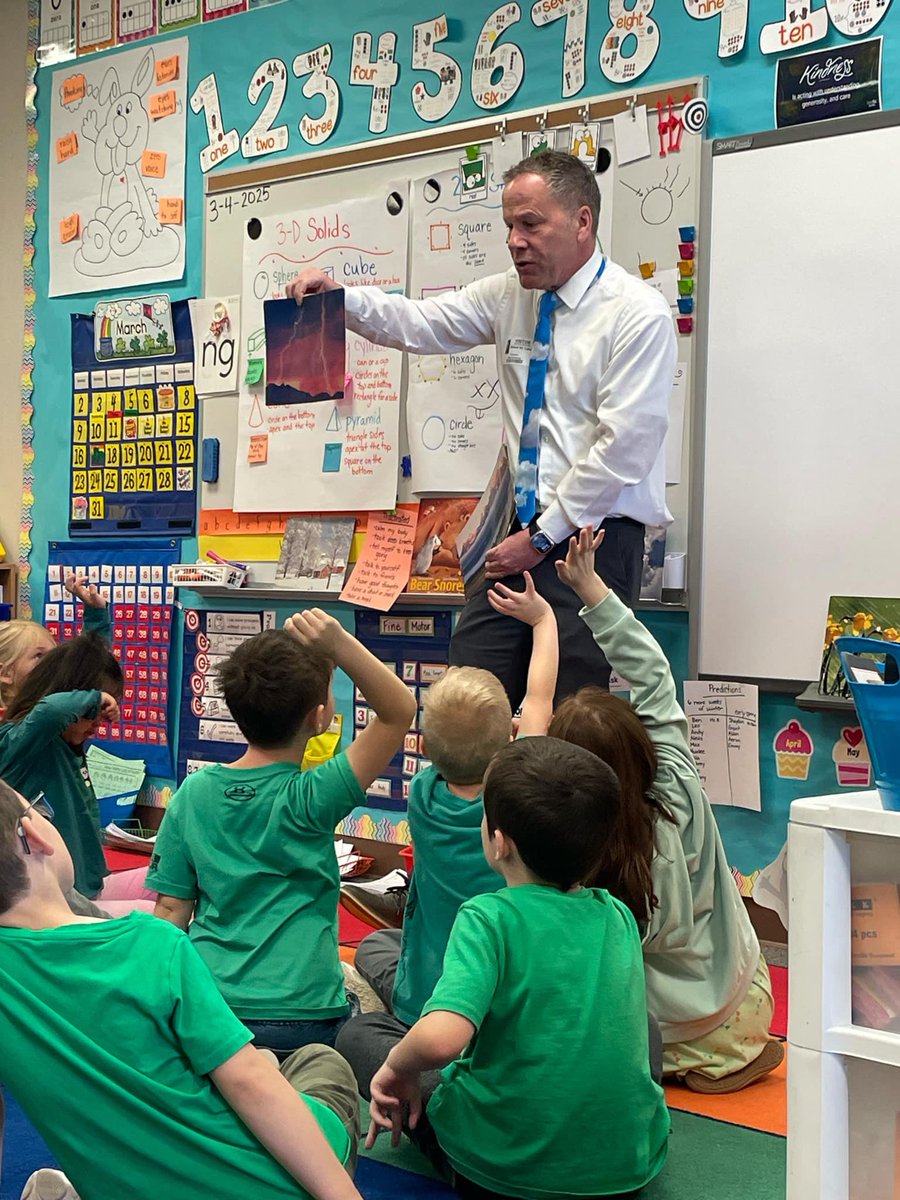 wxguymike's tweet image. Great day at Wiley Elementary, West Richland.